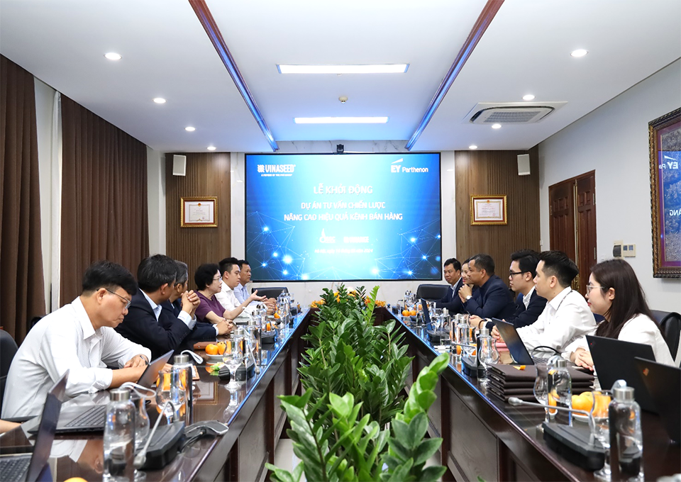 VINASEED and EY Parthenon – Cooperation to launch the Distribution Channel System Development Strategy Project in the Mekong Delta